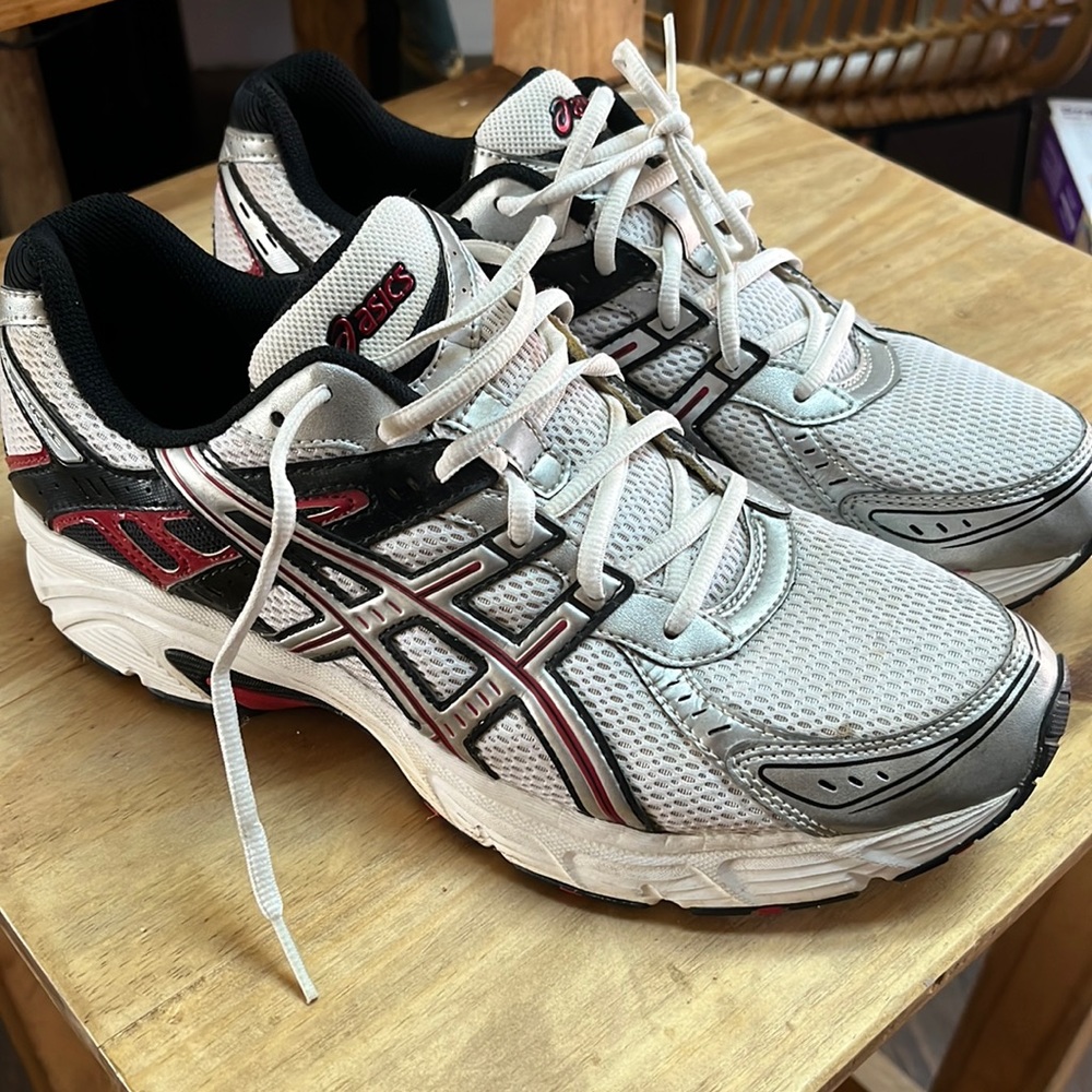 ASICS gel-strike 3
